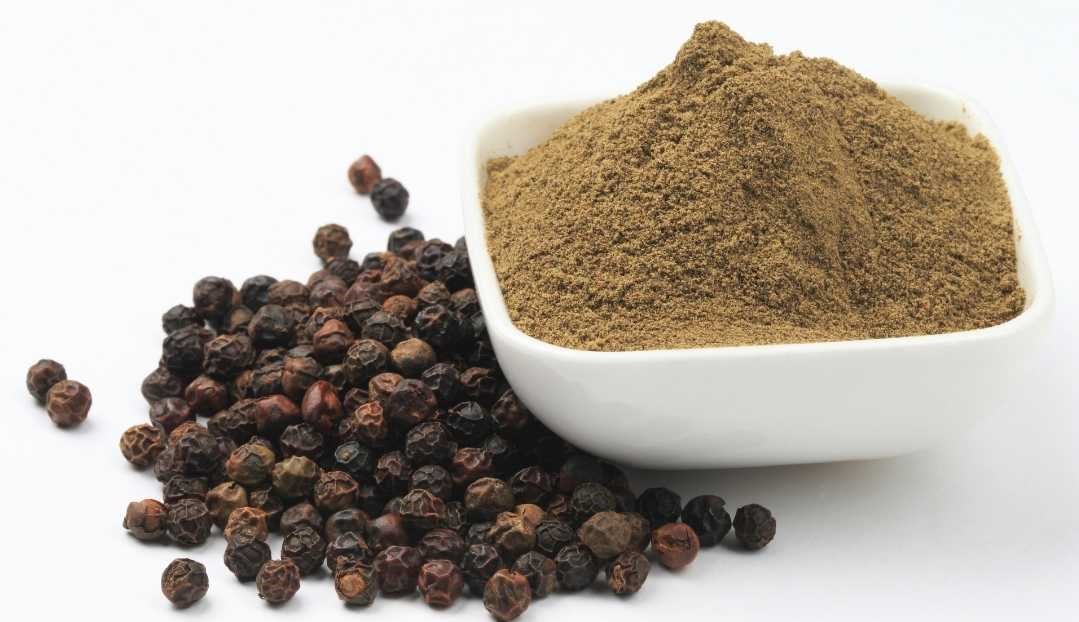 Essential Spices Used in Indian Restaurants - Black pepper