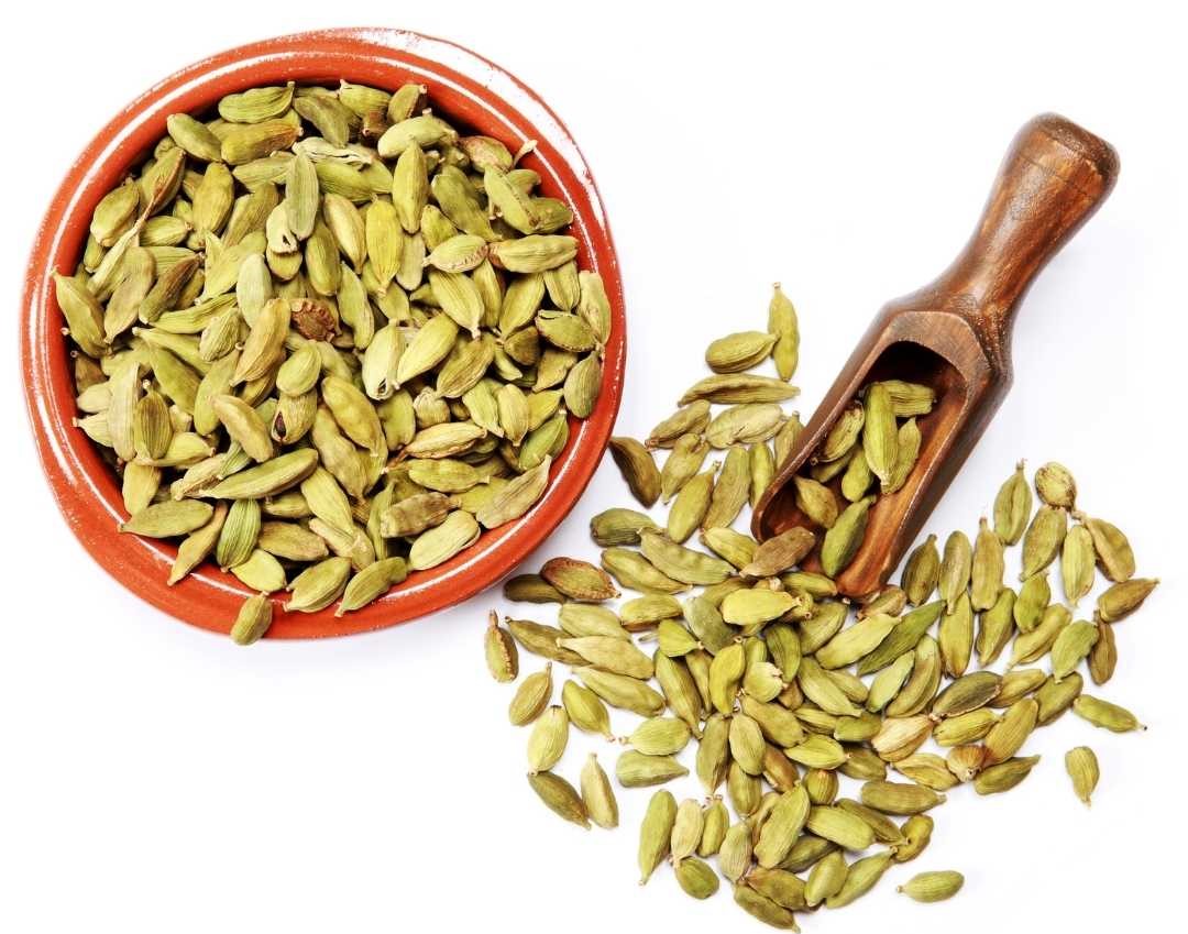 Essential Spices Used in Indian Restaurants - Cardamom